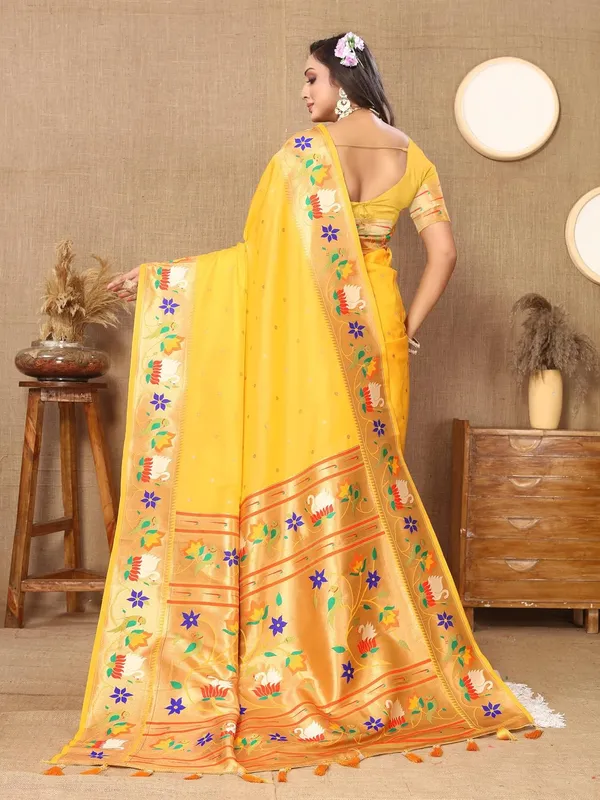 WoMensilk_Paithani_Saree_With_Blouse_Piece