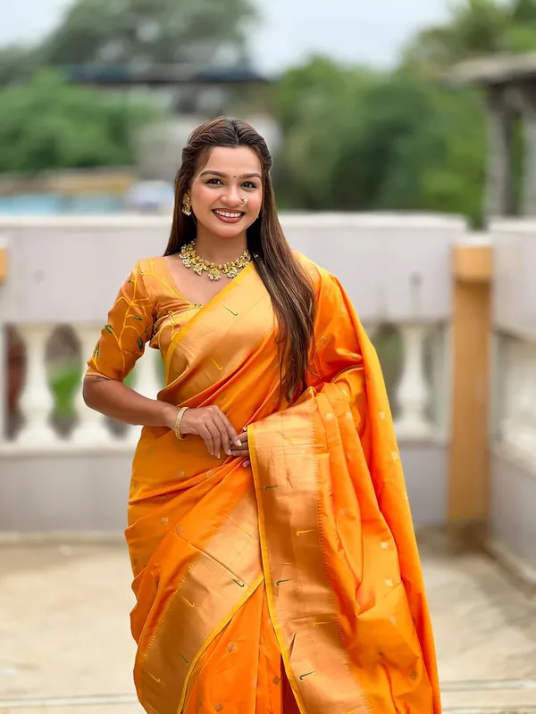 WoMensilk_Blend_Paithani_Saree_With_Unstitched_Blouse_Piece