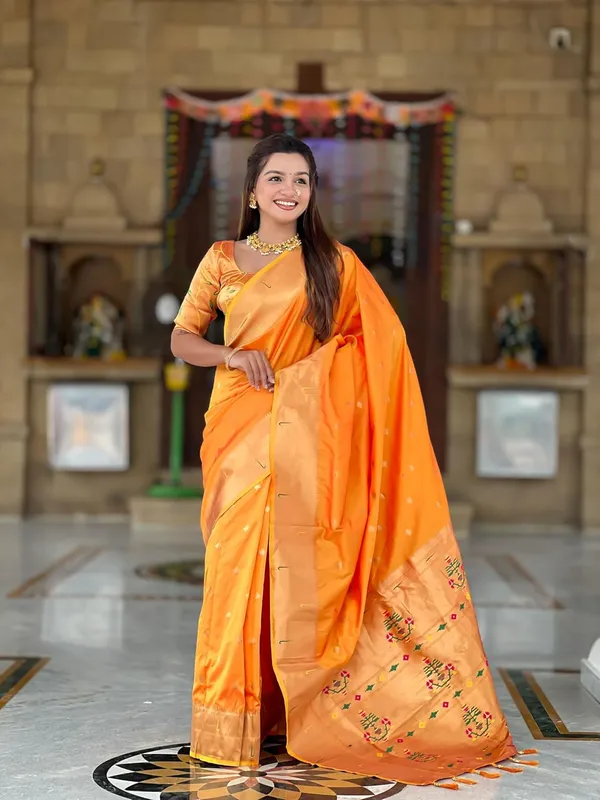 WoMensilk_Blend_Paithani_Saree_With_Unstitched_Blouse_Piece