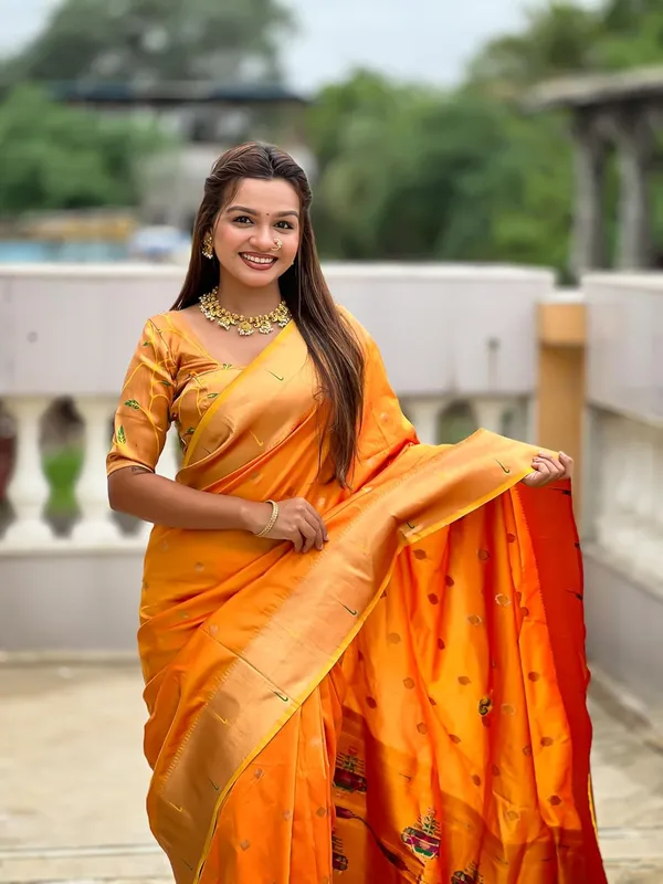 WoMensilk_Blend_Paithani_Saree_With_Unstitched_Blouse_Piece