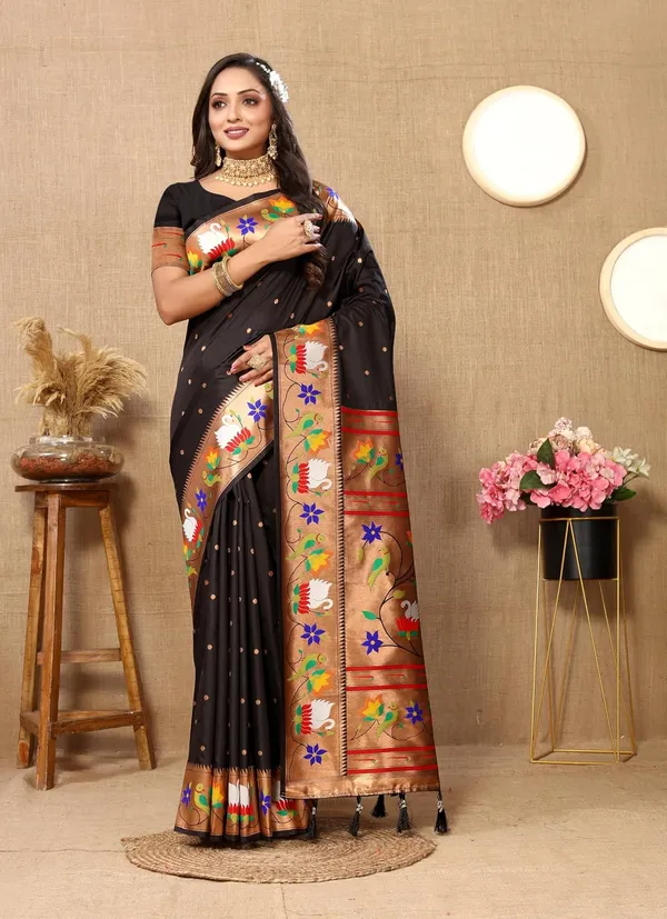 WoMensilk_Paithani_Saree_With_Blouse_Piece