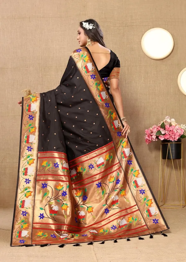 WoMensilk_Paithani_Saree_With_Blouse_Piece