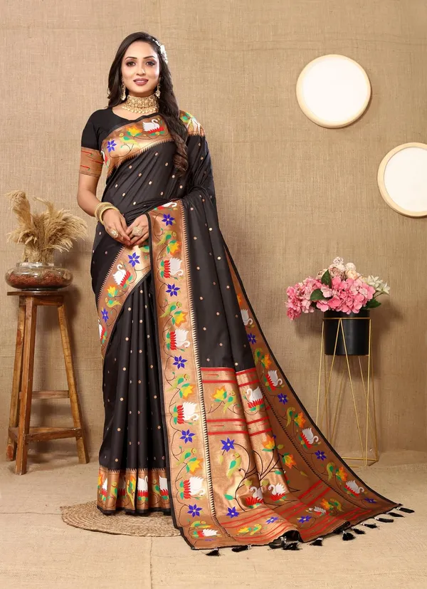 WoMensilk_Paithani_Saree_With_Blouse_Piece