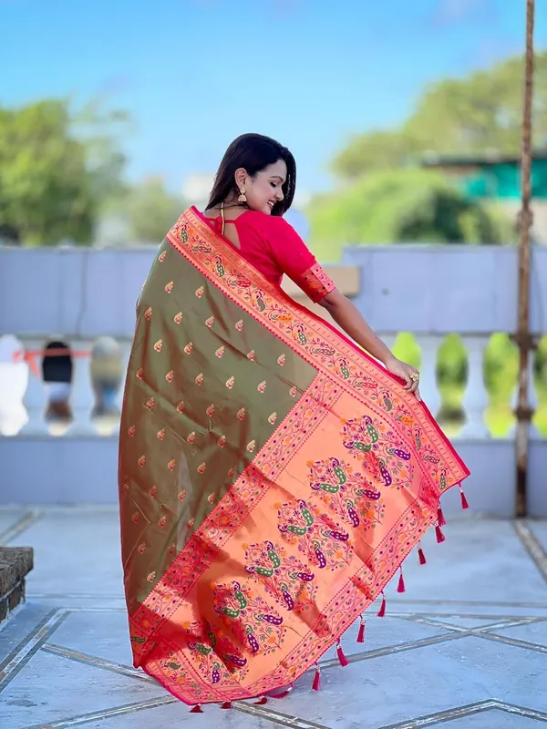 Women_Paithani_Silk_Saree_With_Blouse_Piece
