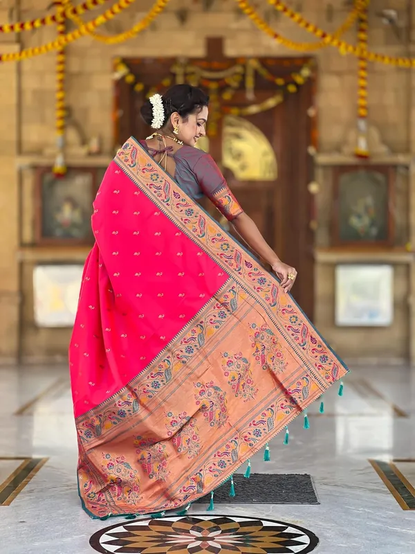 Women_Paithani_Soft_Silk_Saree_With_Unstitched_Blouse_Piece
