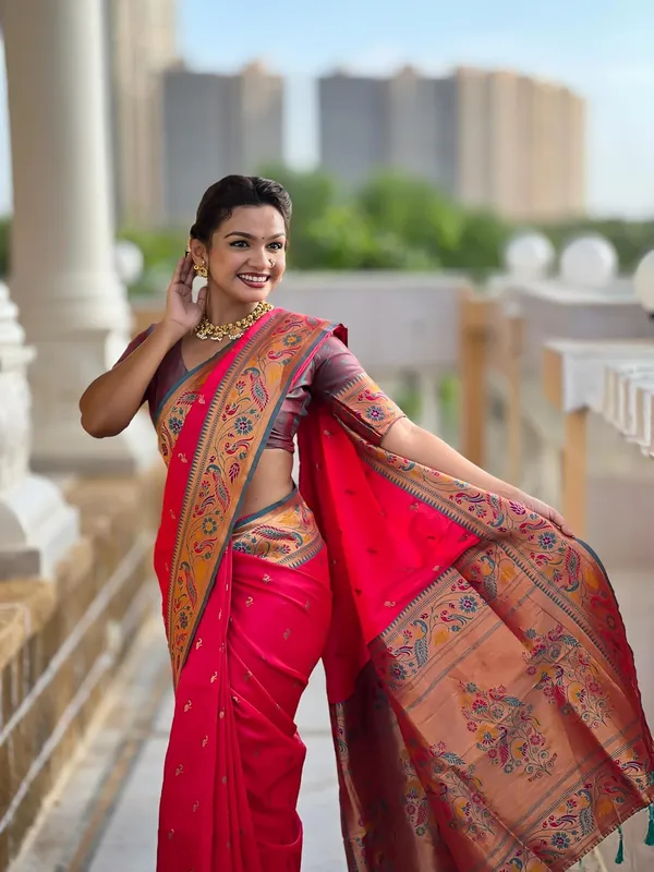 Women_Paithani_Soft_Silk_Saree_With_Unstitched_Blouse_Piece