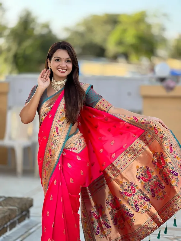 Women_Paithani_Soft_Silk_Saree_With_Unstitched_Blouse_Piece