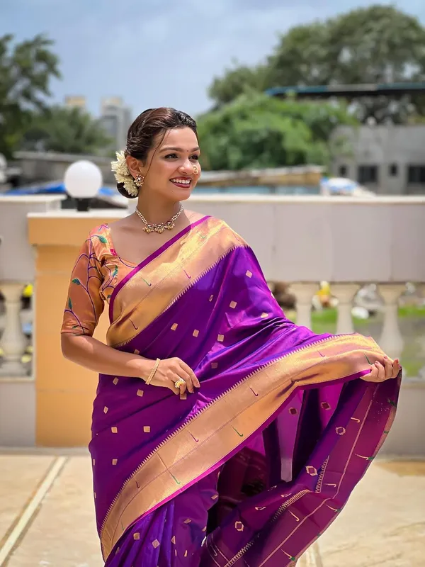 WoMensilk_Blend_Paithani_Saree_With_Unstitched_Blouse_Piece