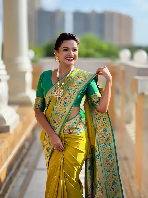 Women_Paithani_Silk_Saree_With_Blouse_Piece