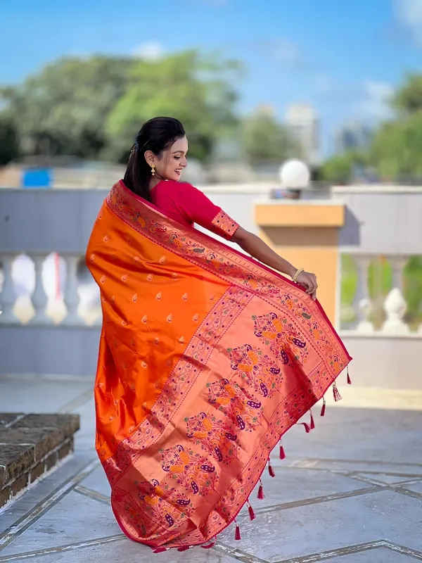 Women_Paithani_Soft_Silk_Saree_With_Unstitched_Blouse_Piece