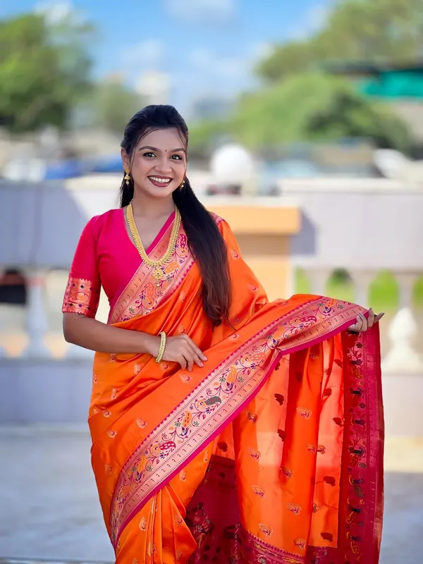 Women_Paithani_Soft_Silk_Saree_With_Unstitched_Blouse_Piece