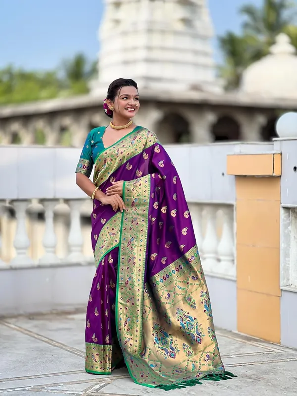 WoMensilk_Paithani_Saree_With_Unstitched_Blouse_Piece