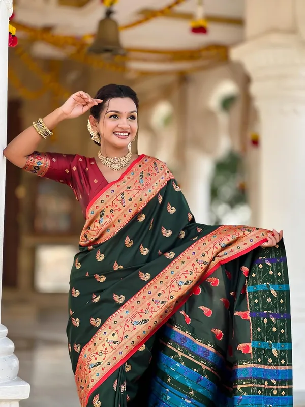WoMensilk_Paithani_Saree_With_Unstitched_Blouse_Piece