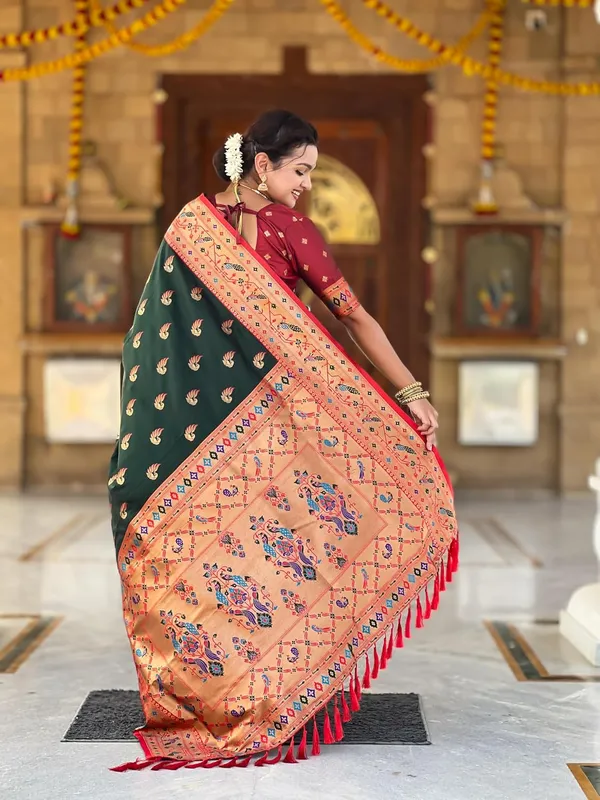 WoMensilk_Paithani_Saree_With_Unstitched_Blouse_Piece