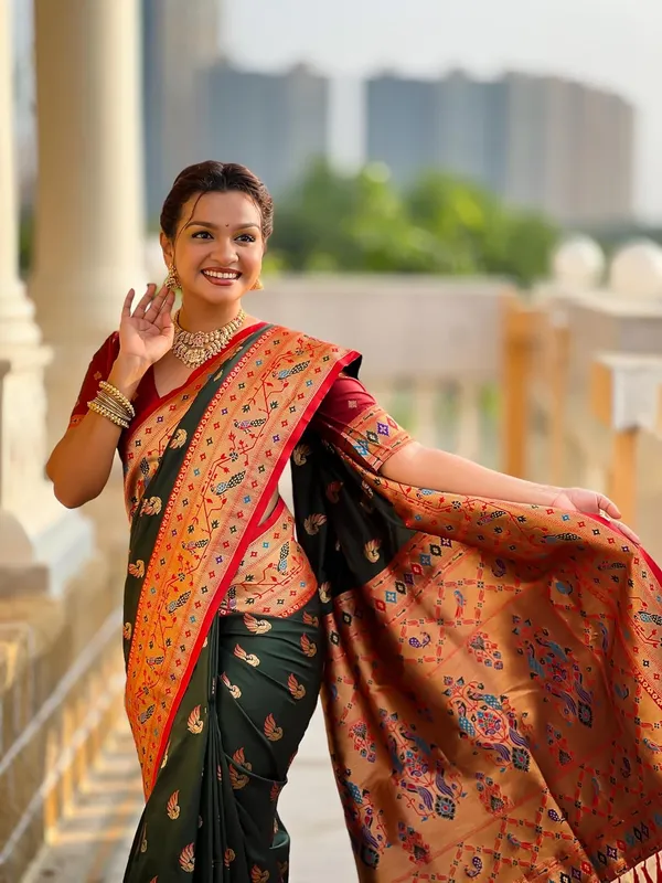 WoMensilk_Paithani_Saree_With_Unstitched_Blouse_Piece