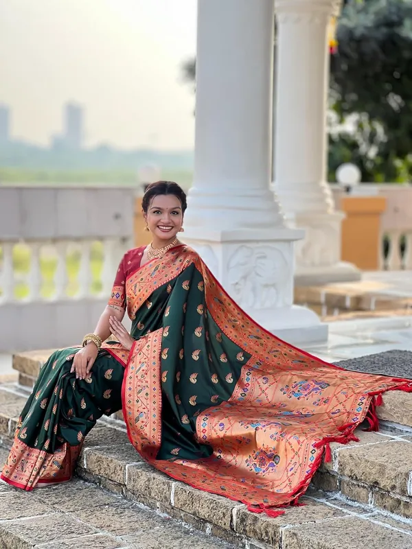 WoMensilk_Paithani_Saree_With_Unstitched_Blouse_Piece