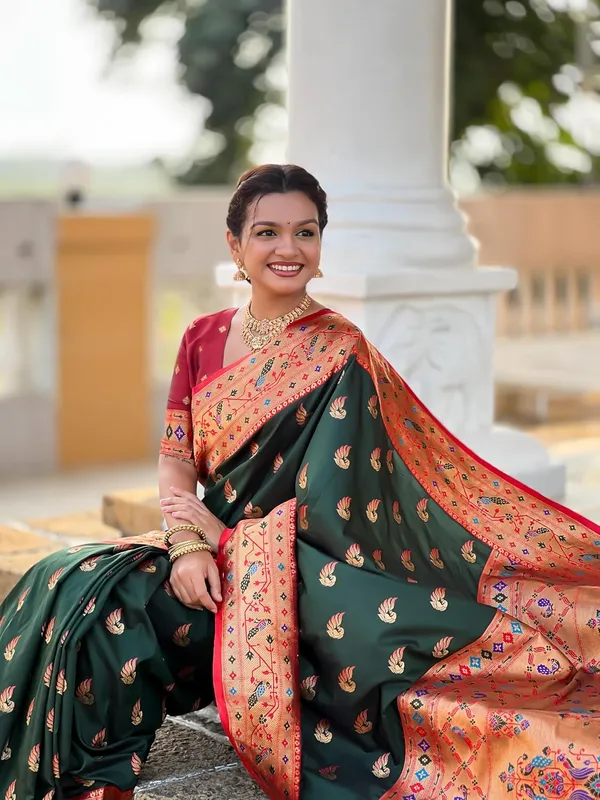 WoMensilk_Paithani_Saree_With_Unstitched_Blouse_Piece