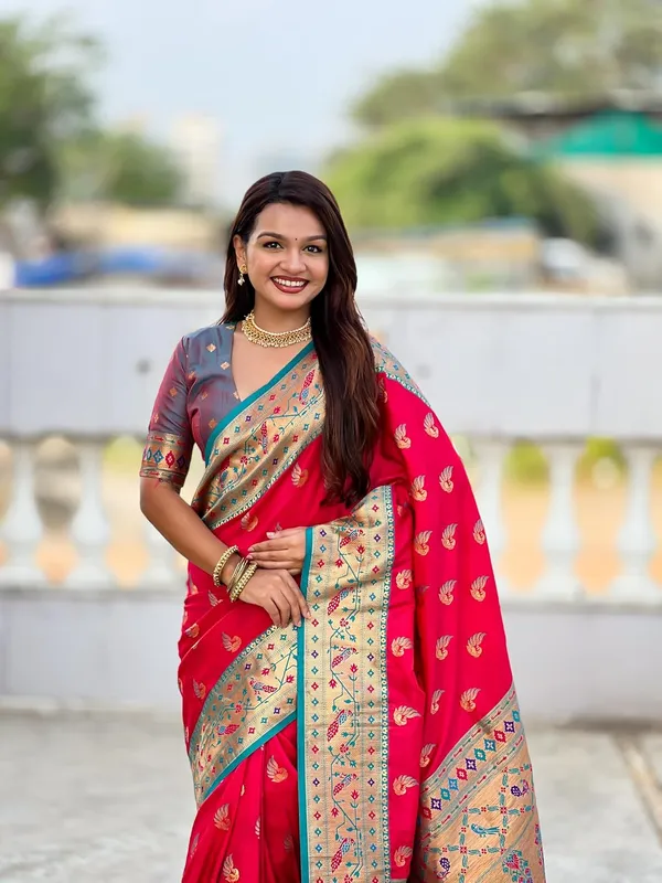 WoMensilk_Paithani_Saree_With_Unstitched_Blouse_Piece