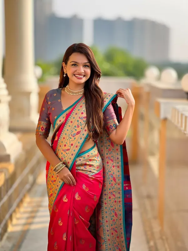 WoMensilk_Paithani_Saree_With_Unstitched_Blouse_Piece