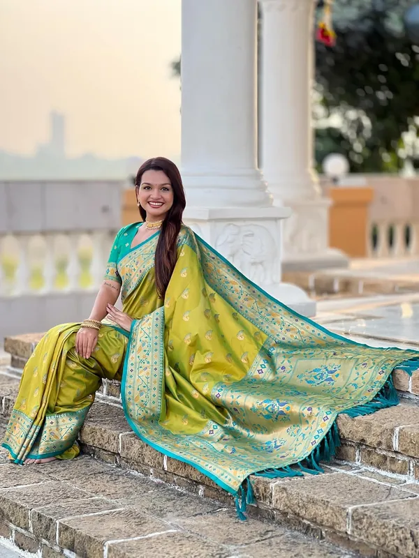 WoMensilk_Paithani_Saree_With_Unstitched_Blouse_Piece
