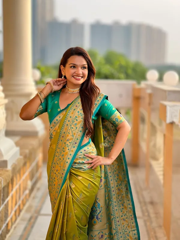WoMensilk_Paithani_Saree_With_Unstitched_Blouse_Piece