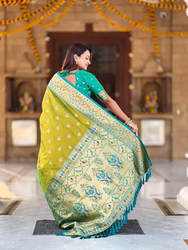 WoMensilk_Paithani_Saree_With_Unstitched_Blouse_Piece