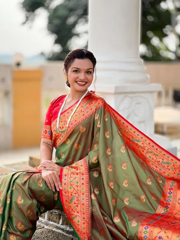 WoMensilk_Paithani_Saree_With_Unstitched_Blouse_Piece