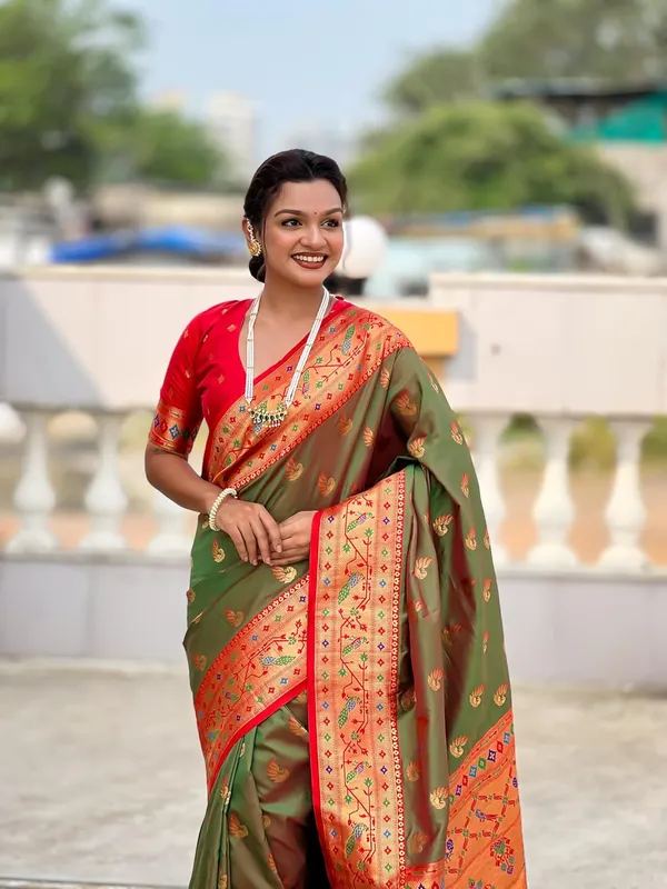 WoMensilk_Paithani_Saree_With_Unstitched_Blouse_Piece