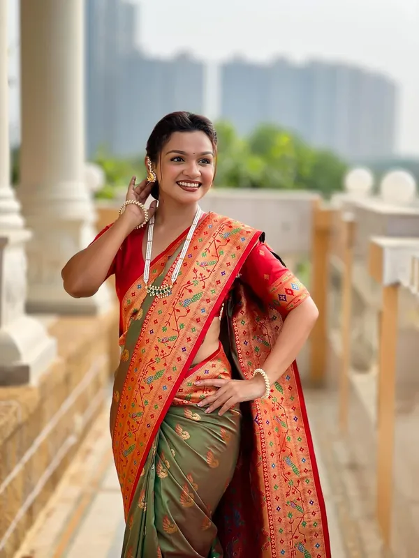 WoMensilk_Paithani_Saree_With_Unstitched_Blouse_Piece
