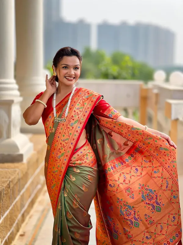 WoMensilk_Paithani_Saree_With_Unstitched_Blouse_Piece