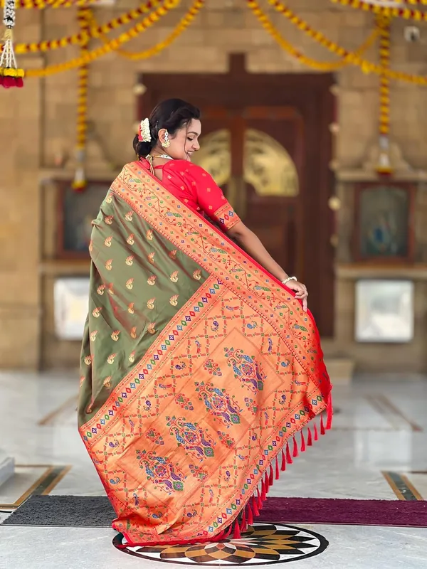 WoMensilk_Paithani_Saree_With_Unstitched_Blouse_Piece
