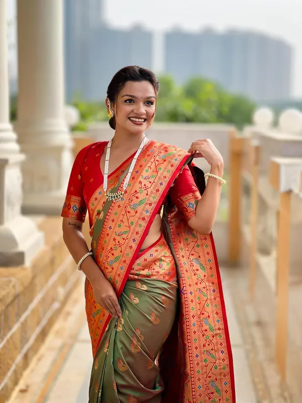 WoMensilk_Paithani_Saree_With_Unstitched_Blouse_Piece