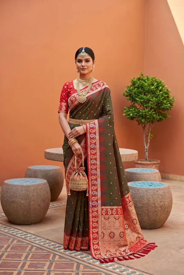 Banarasi_Silk_Saree_With_Blouse_Piece