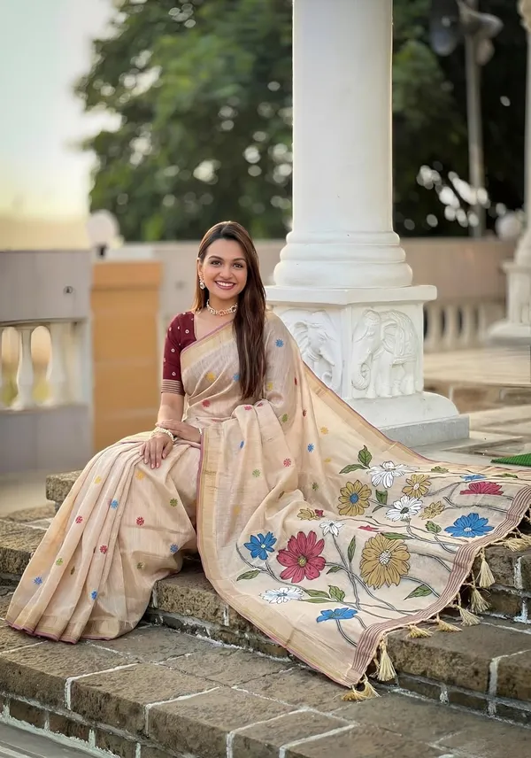 Women_Linen_Blend_Saree_With_Blouse_Piece