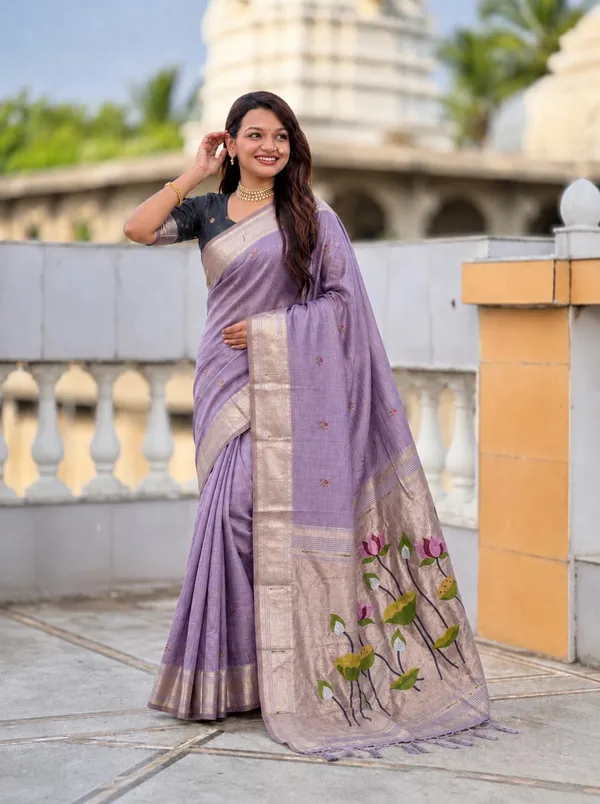 Cotton_Saree_With_Lotus_Floral_Design