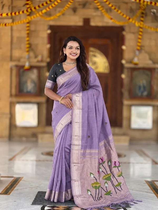 Cotton_Saree_With_Lotus_Floral_Design