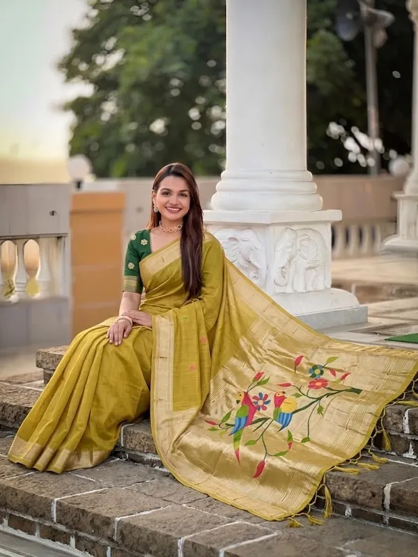 Women_Cotton_Silk_Saree_With_Unstitched_Blouse_Piece