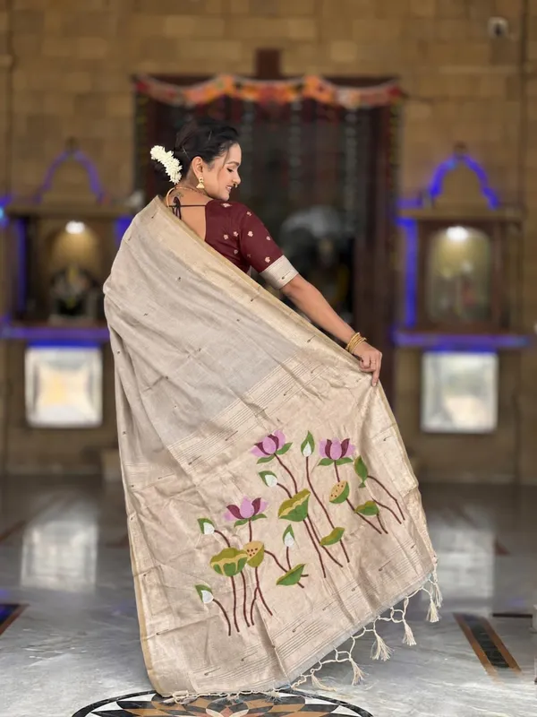 Cotton_Saree_With_Unstitched_Blouse_Piece