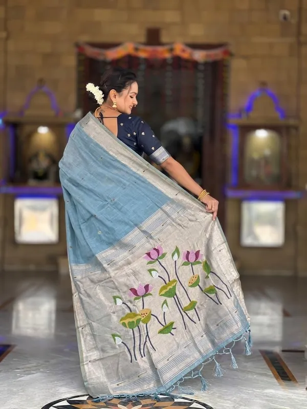 Cotton_Saree_With_Lotus_Floral_Design