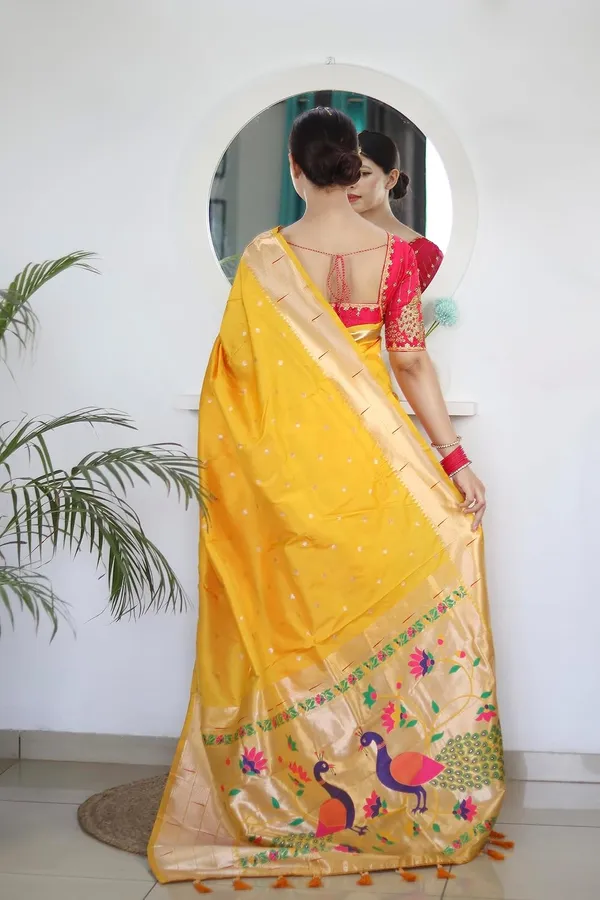 Women_Paithani_Silk_Saree_With_Unstitched_Blouse_Piece