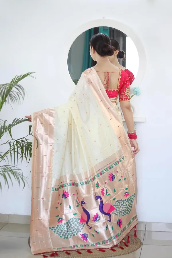 Paithani_Silk_Saree_With_Unstitched_Blouse_Piece