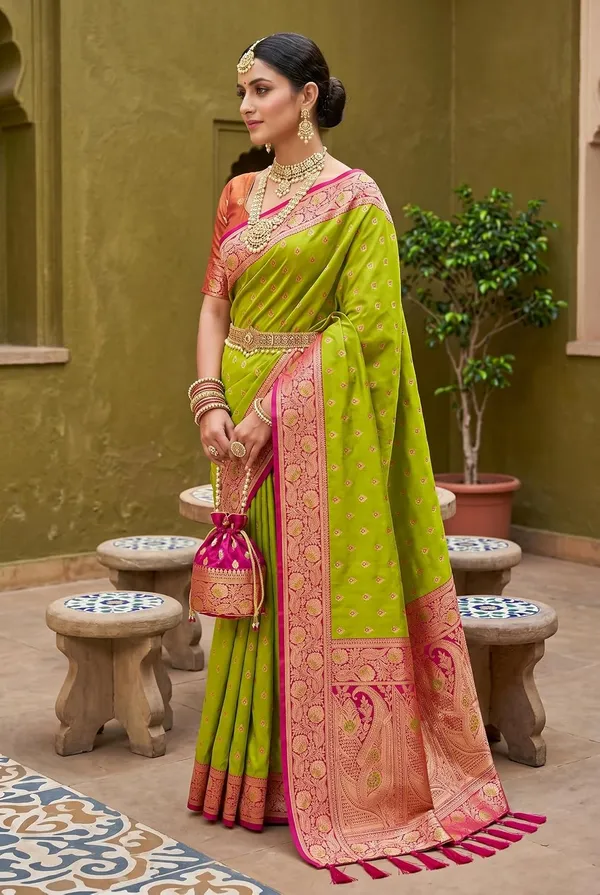 Silk_Saree_With_Blouse_Piece
