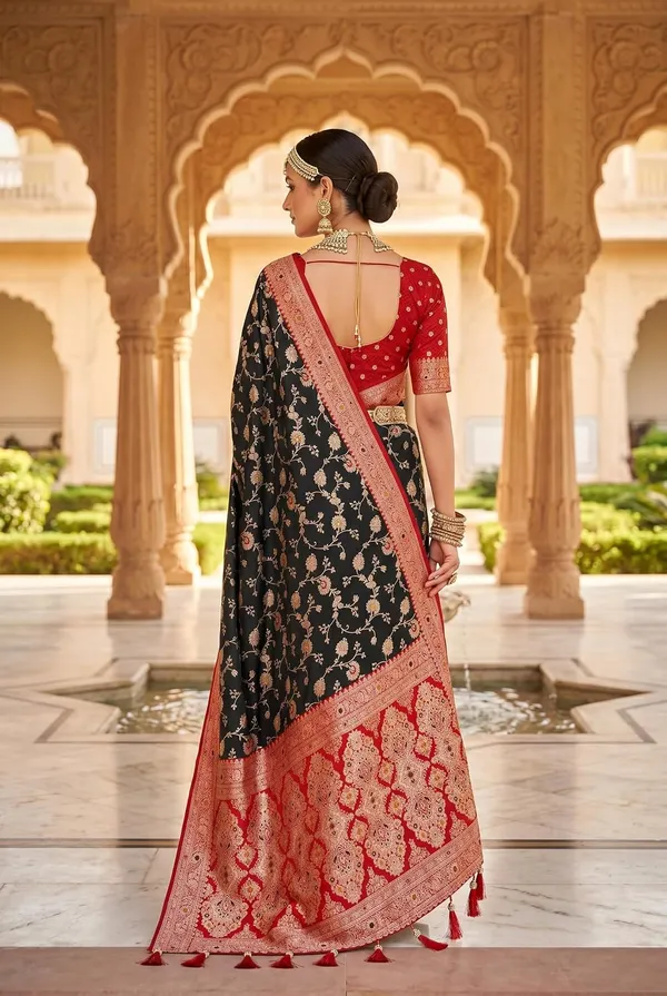Banarasi_Silk_Saree_With_Unstitched_Blouse_Piece