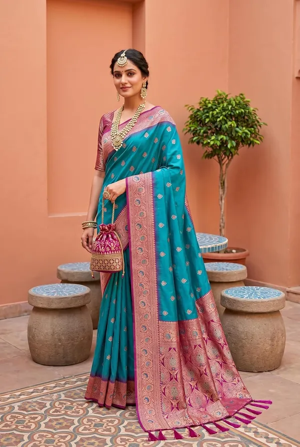 Silk_Saree_With_Zari_Weaving_And_Unstitched_Blouse_Piece