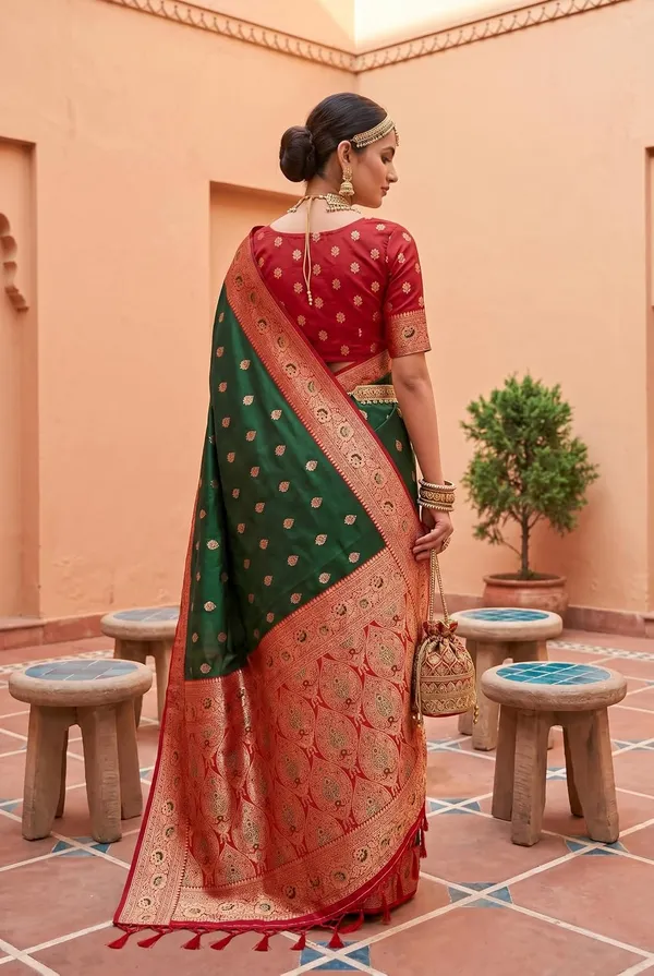 Silk_Saree_With_Zari_Weaving_And_Unstitched_Blouse_Piece