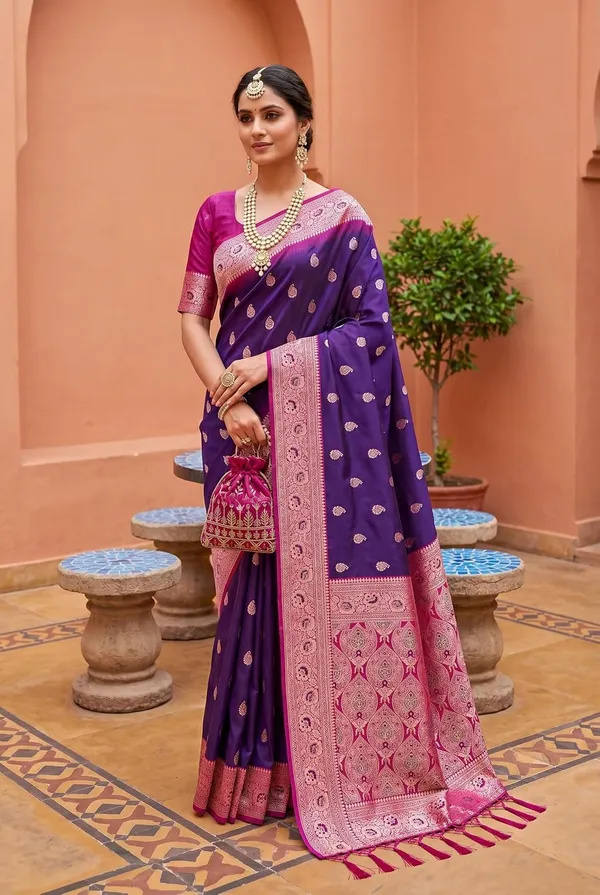 Silk_Saree_With_Zari_Weaving_And_Unstitched_Blouse_Piece