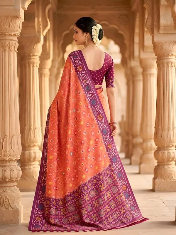 Patola_Silk_Saree_With_Blouse_Piece