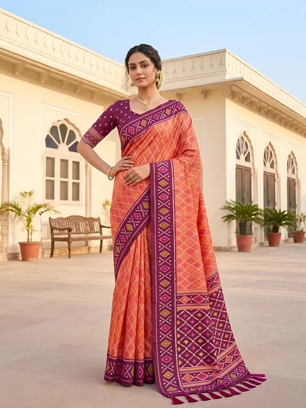 Patola_Silk_Saree_With_Blouse_Piece
