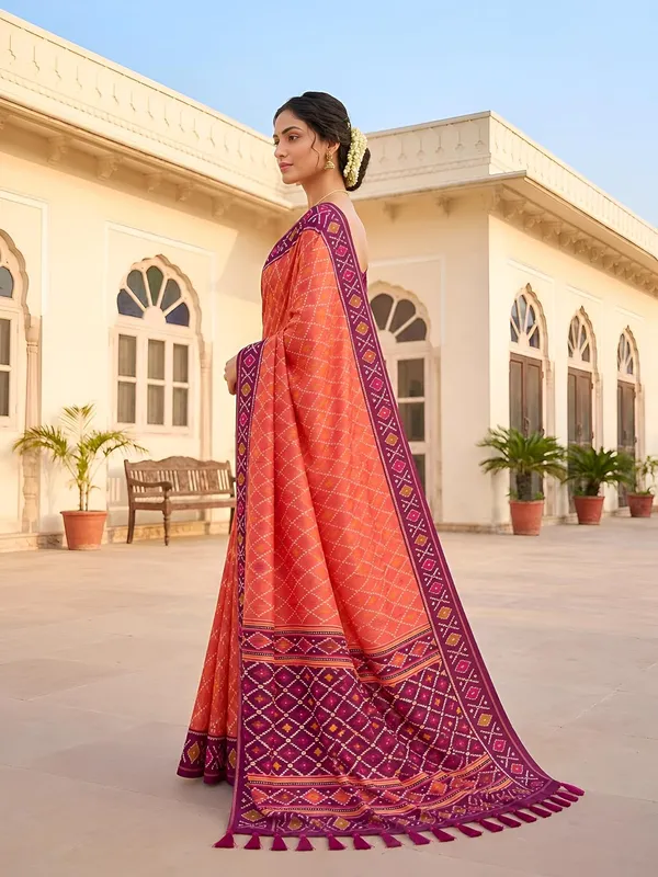 Patola_Silk_Saree_With_Blouse_Piece