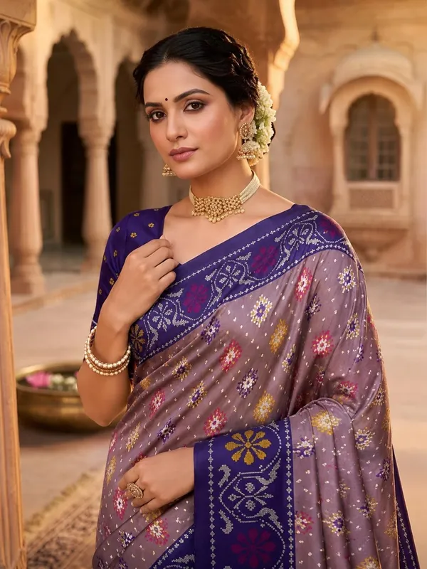 Patola_Silk_Saree_With_Blouse_Piece